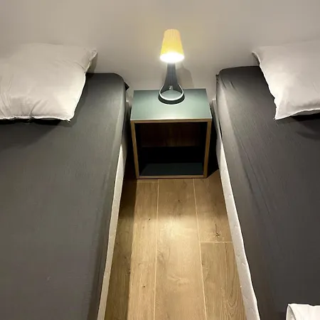 Les Du Manoir